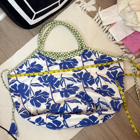 ROBERTA ROLLER RABBIT blue and white floral Bondi beach tote - Picture 8 of 10